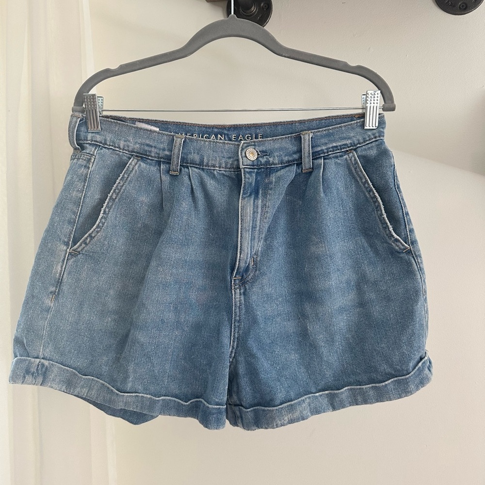 American Eagle high waisted Shorts